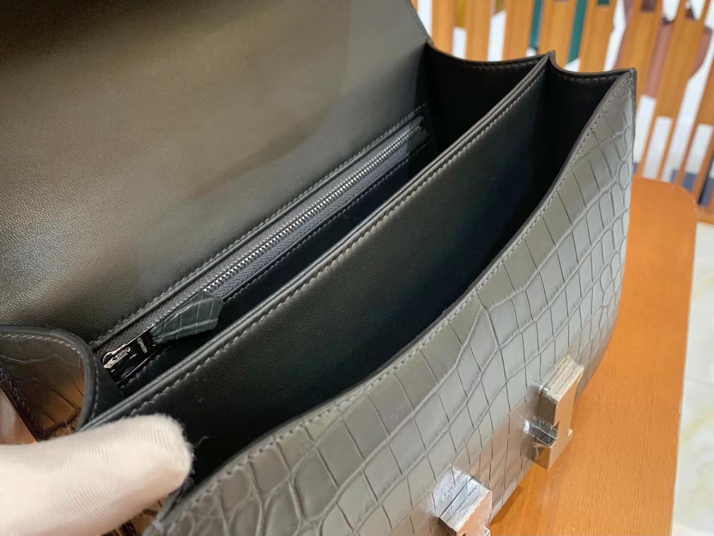 Hermès（爱马仕）Constance 康斯坦斯 进口尼罗鳄鱼皮 锡器灰 银扣 24cm 原版蜜蜡线 顶级手缝