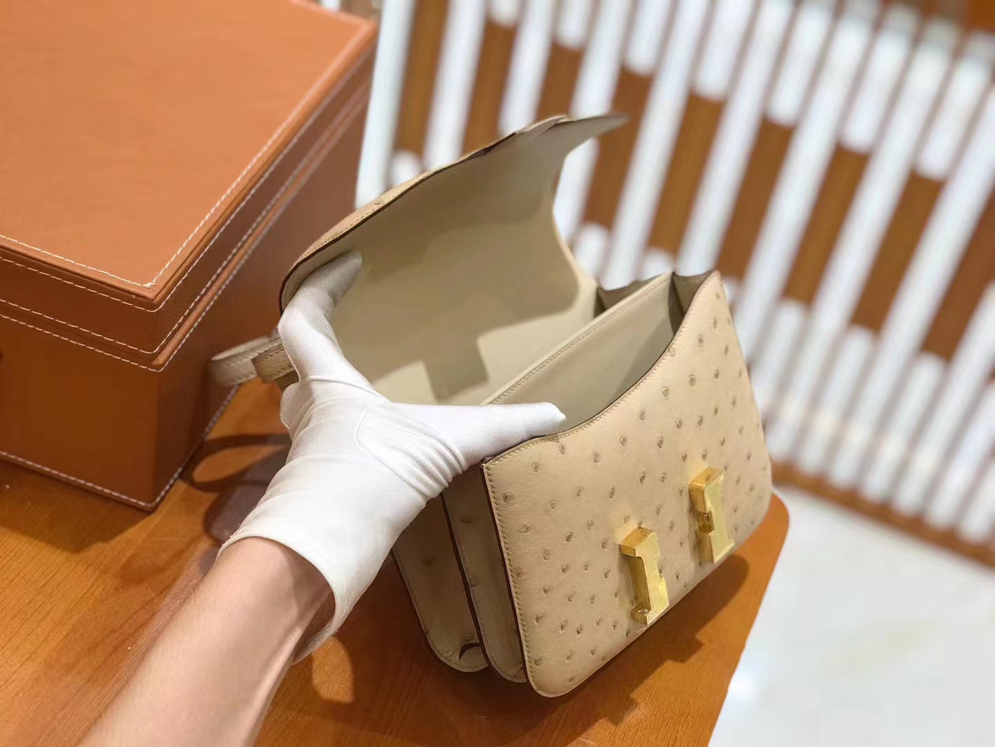Hermès（爱马仕）Constance 康康 羊毛白 南非KK鸵鸟皮 金扣 24cm 原版蜜蜡线 顶级手缝