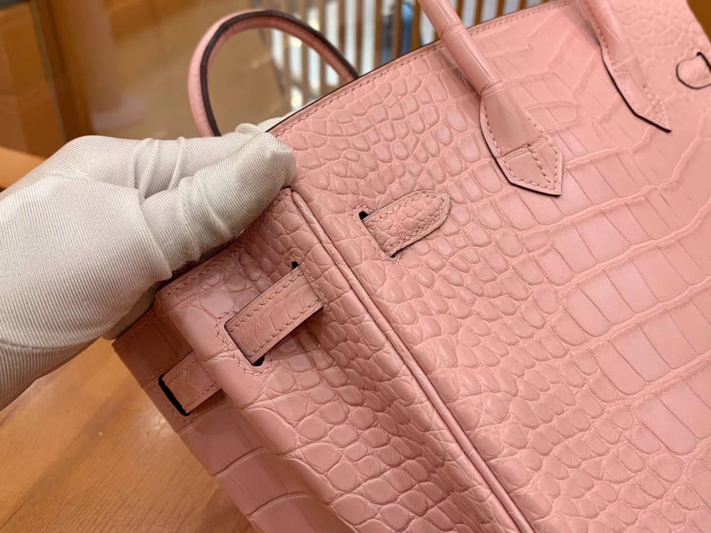 Hermès（爱马仕）Birkin 铂金包 樱花粉 进口美洲鳄鱼皮 金扣 25cm 原版蜜蜡线 顶级手缝