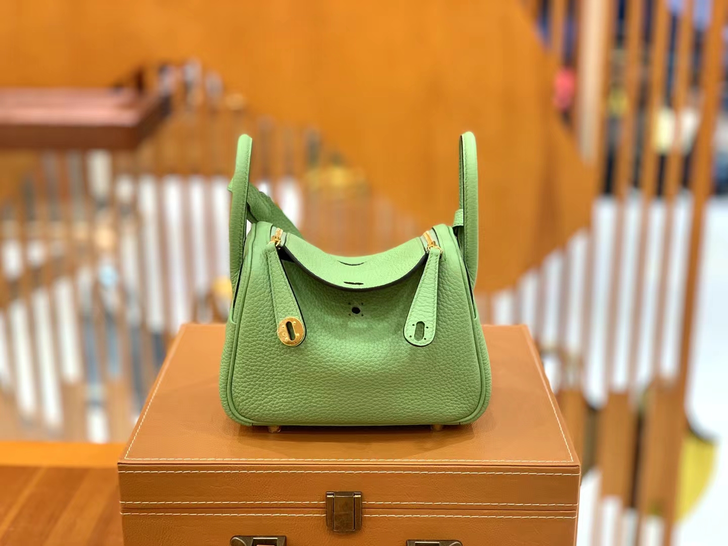 Hermès（爱马仕）Mini lindy 迷你琳迪包 牛油果绿 进口TC大牛皮 金扣 原版蜜蜡线 顶级手缝