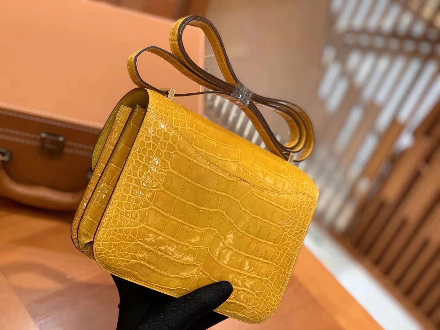 Hermès（爱马仕）Constance 康斯坦斯 琥珀黄 进口美洲鳄鱼皮 金扣 19cm 原版蜜蜡线 顶级手缝