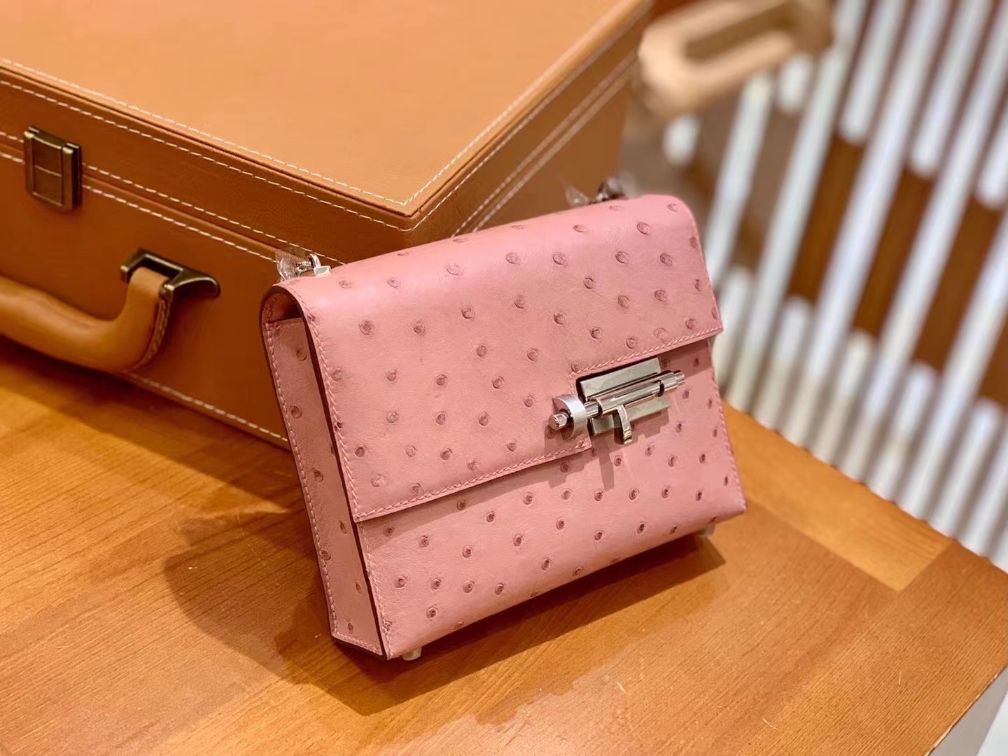 Hermès（爱马仕）Verrou Mini 迷你 插销包 陶瓷粉 KK 鸵鸟皮 银扣  原版蜜蜡线 顶级手缝