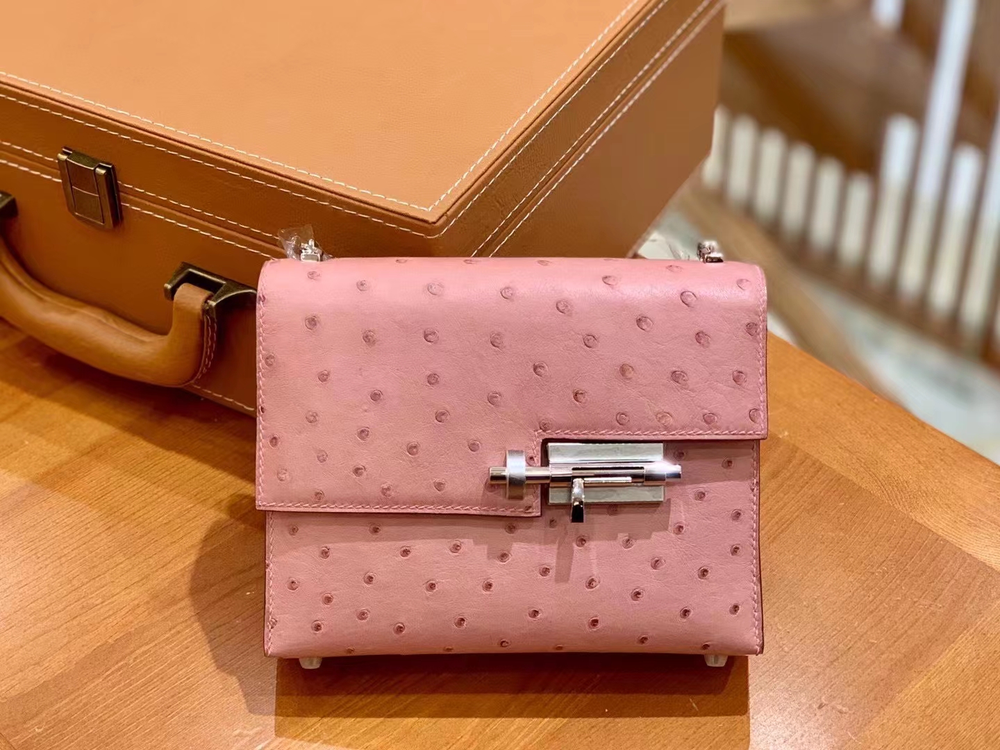 Hermès（爱马仕）Verrou Mini 迷你 插销包 陶瓷粉 KK 鸵鸟皮 银扣  原版蜜蜡线 顶级手缝