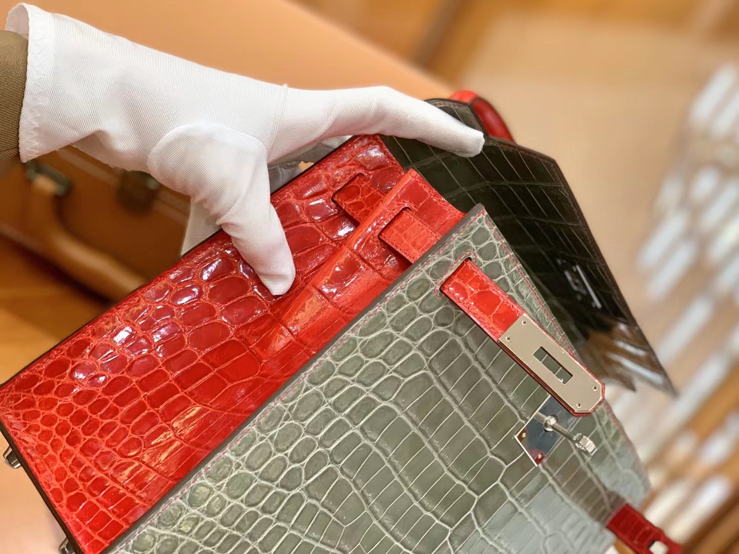 Hermès（爱马仕）Kelly 凯莉包 斑鸠灰 拼 法拉利红 进口尼罗鳄鱼皮 银扣 28cm 原版蜜蜡线 顶级手缝