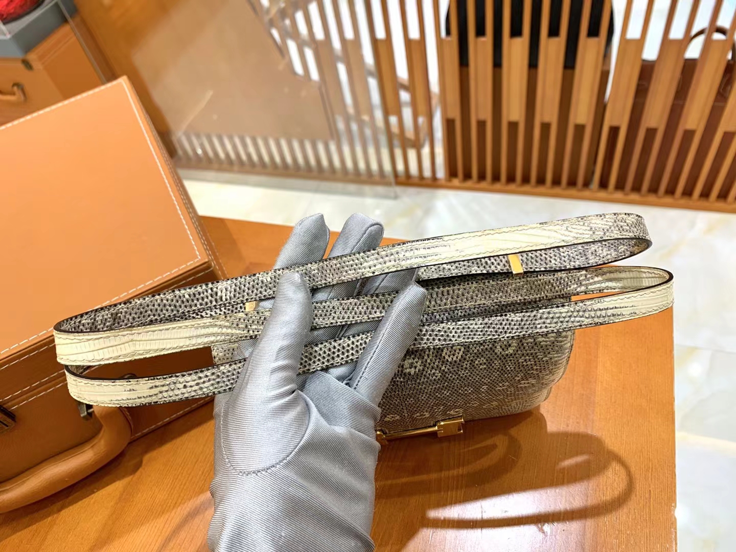 Hermès（爱马仕）Constance 康康 南非野生蜥蜴皮 原色 金扣 19cm 原版蜜蜡线 顶级手缝