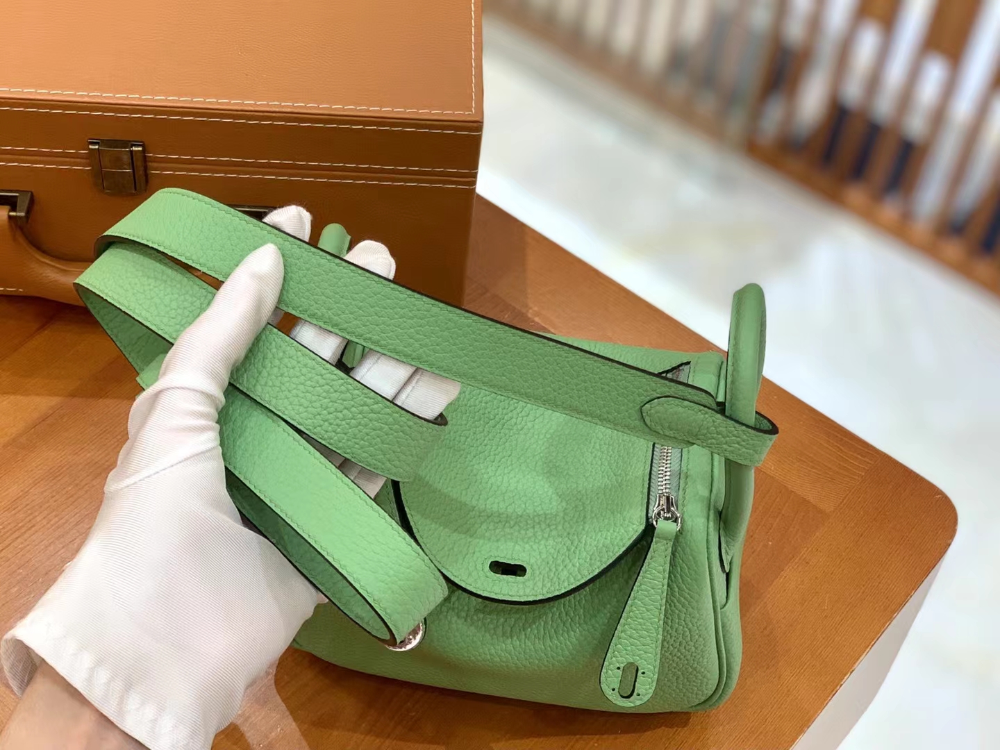 Hermès（爱马仕）Mini lindy 迷你琳迪包 牛油果绿 进口TC大牛皮 银扣 原版蜜蜡线 顶级手缝