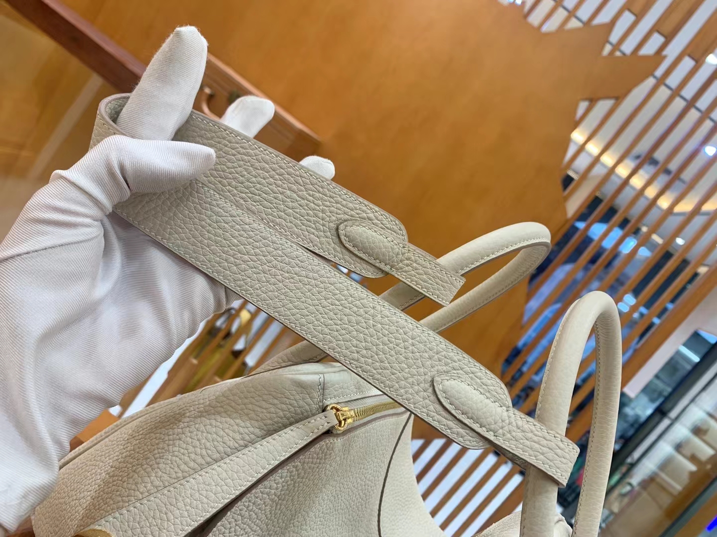 Hermès（爱马仕）Lindy 琳迪包 奶昔白 进口TC大牛皮 金扣 30cm 原版蜜蜡线 顶级手缝