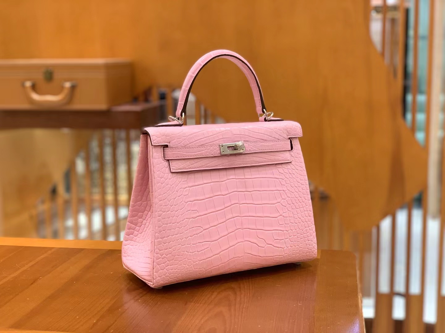 Hermès（爱马仕）Kelly 凯莉包 樱花粉 进口美洲鳄鱼皮 银扣 25cm 原版蜜蜡线 顶级手缝