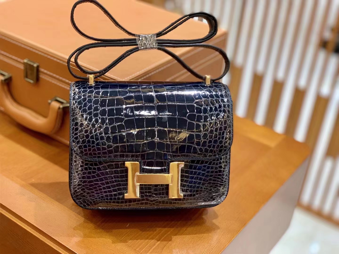 Hermès（爱马仕）Constance 康斯坦斯 深海蓝 进口美洲鳄鱼皮 金扣 19cm 原版蜜蜡线 顶级手缝