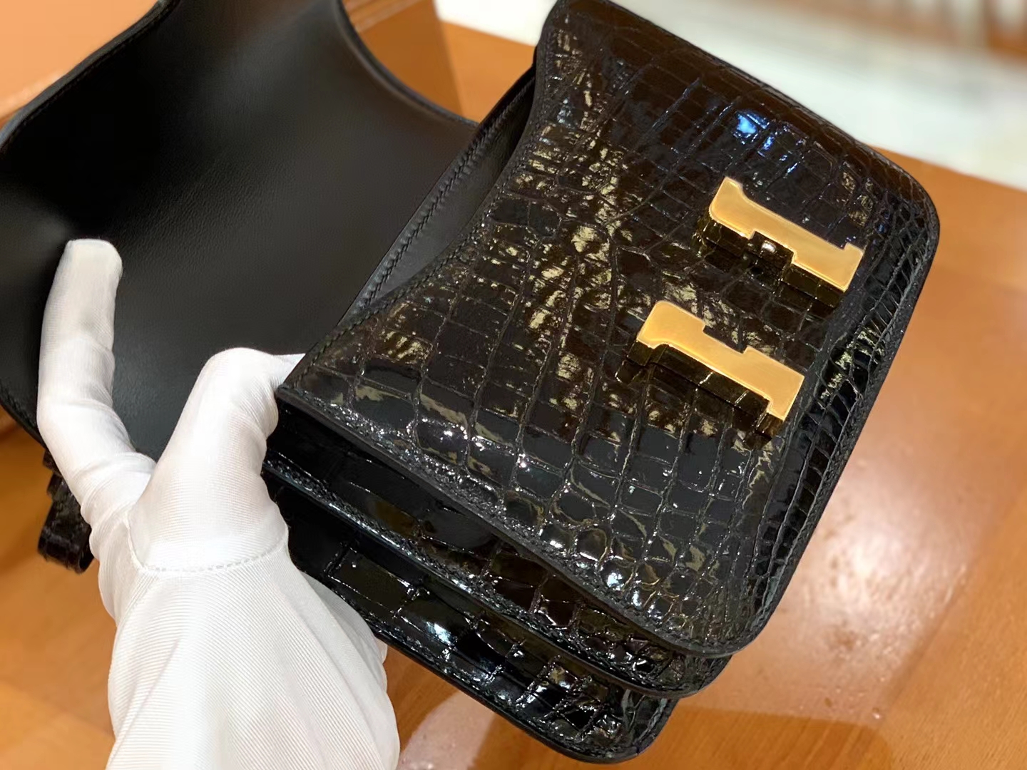 Hermès（爱马仕）Constance 康斯坦斯 经典黑 进口尼罗鳄鱼皮 金扣 19cm 原版蜜蜡线 顶级手缝