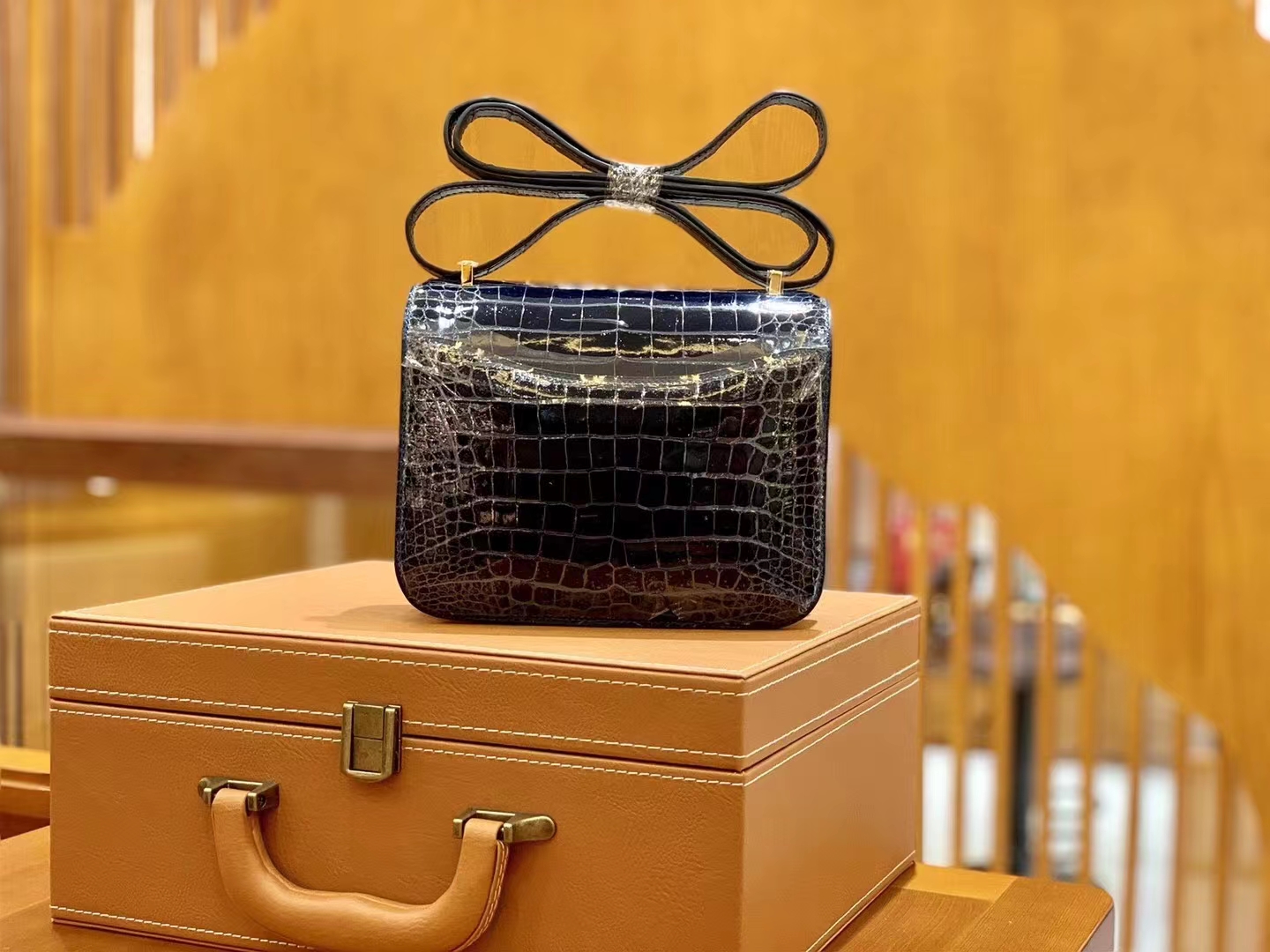 Hermès（爱马仕）Constance 康斯坦斯 深海蓝 进口美洲鳄鱼皮 金扣 19cm 原版蜜蜡线 顶级手缝