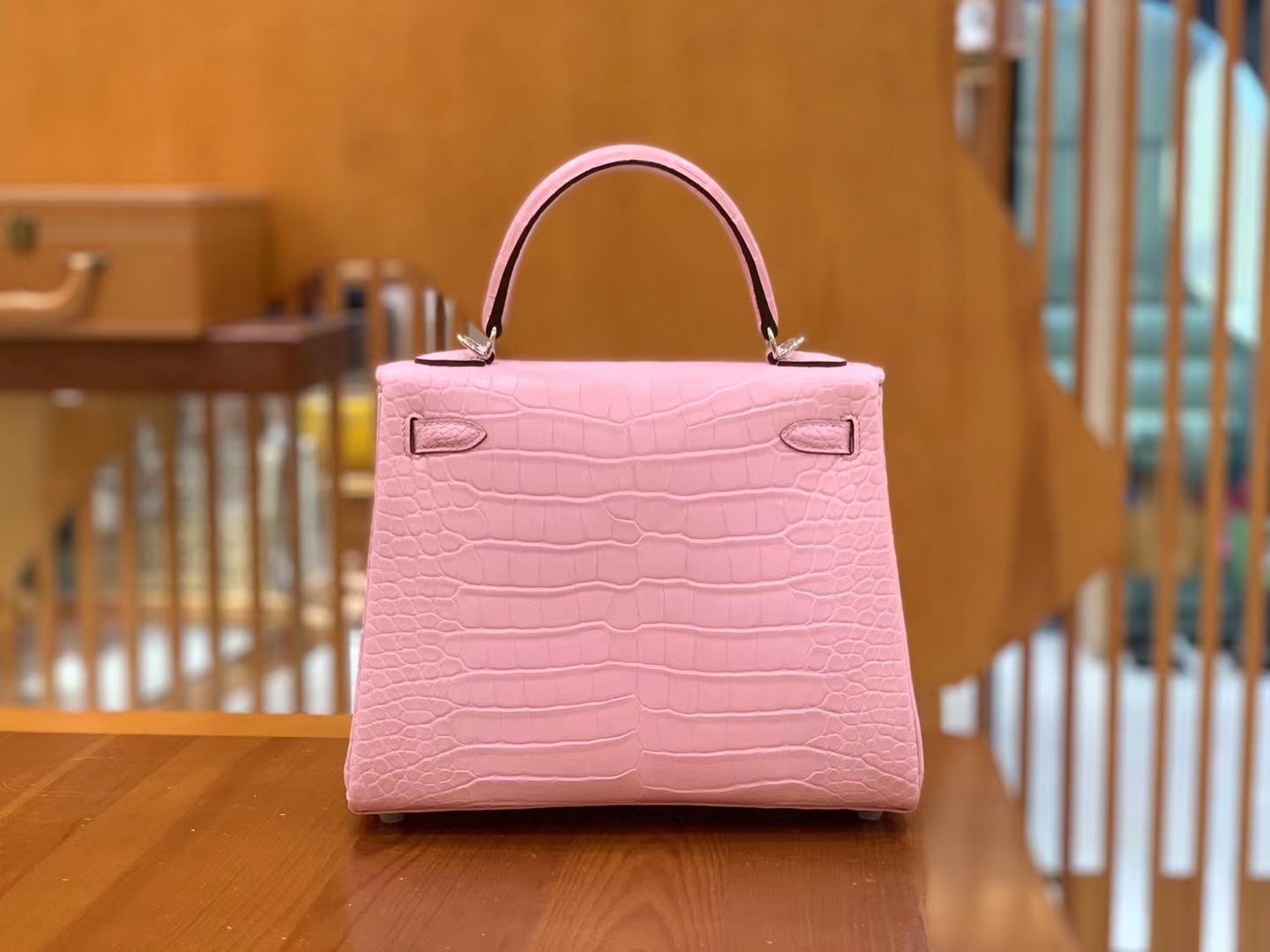 Hermès（爱马仕）Kelly 凯莉包 樱花粉 进口美洲鳄鱼皮 银扣 25cm 原版蜜蜡线 顶级手缝