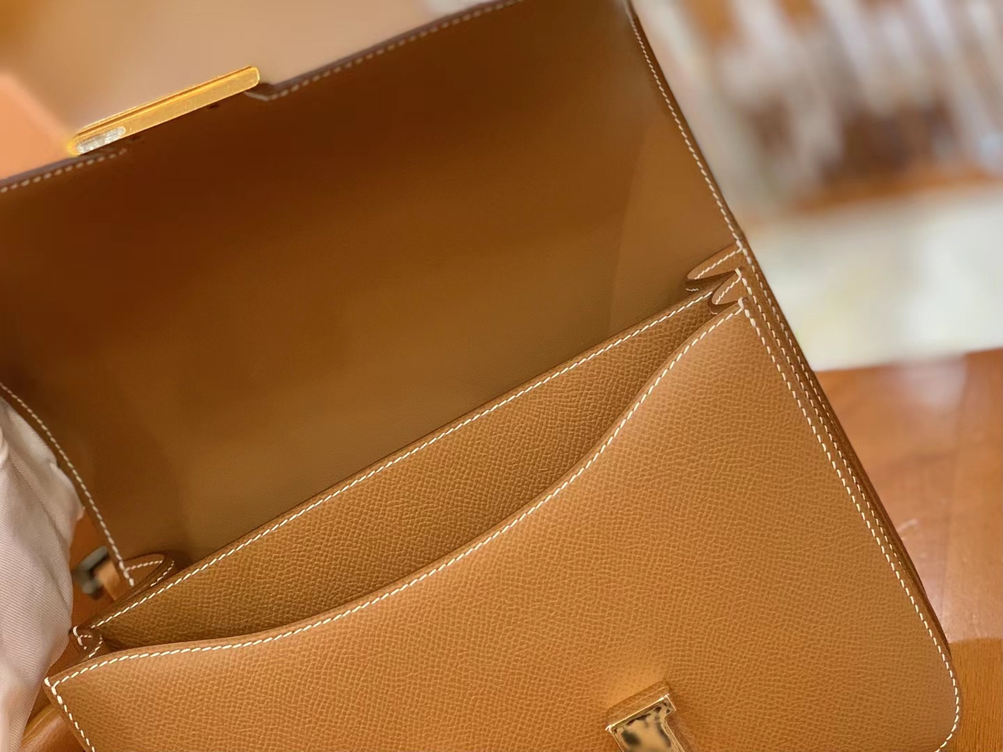 Hermès（爱马仕）Constance 康康 金棕色 Epsom 掌纹牛皮 金扣 24cm 原版蜜蜡线 顶级手缝