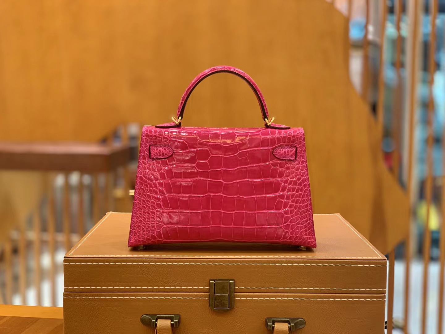 Hermès（爱马仕）Mini kelly 迷你凯莉 墨西哥粉 亮面美洲鳄 金扣 二代