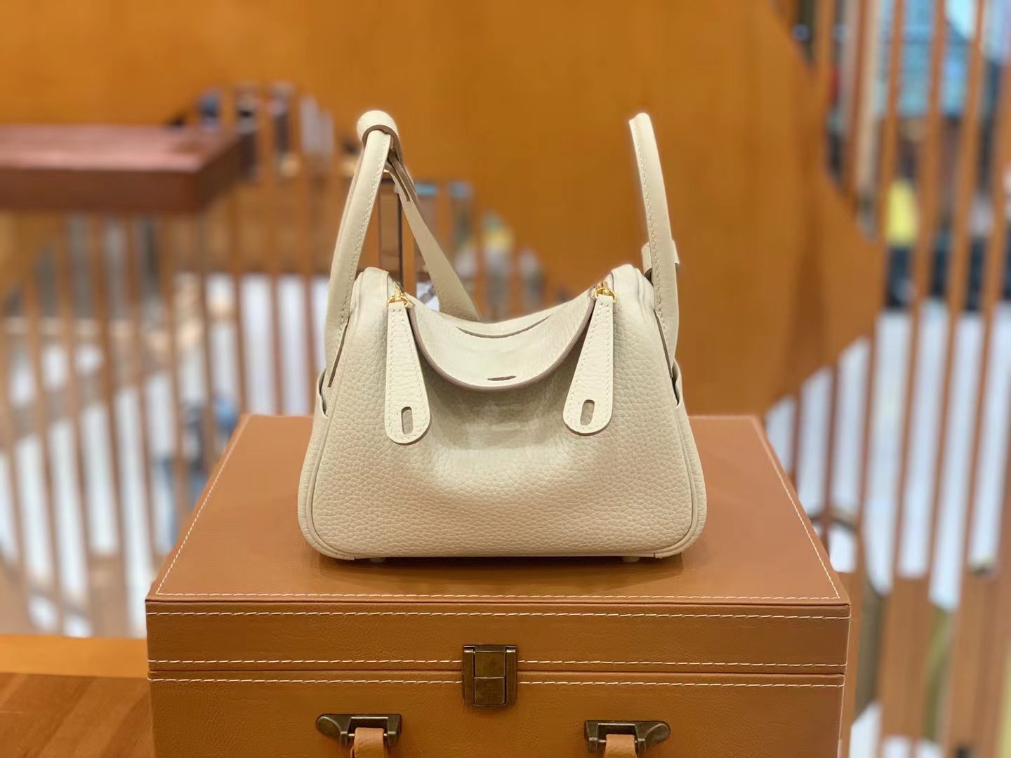Hermès（爱马仕）Mini Lindy 迷你琳迪 奶昔白 进口TC大牛皮 金扣 原版蜜蜡线 顶级手缝