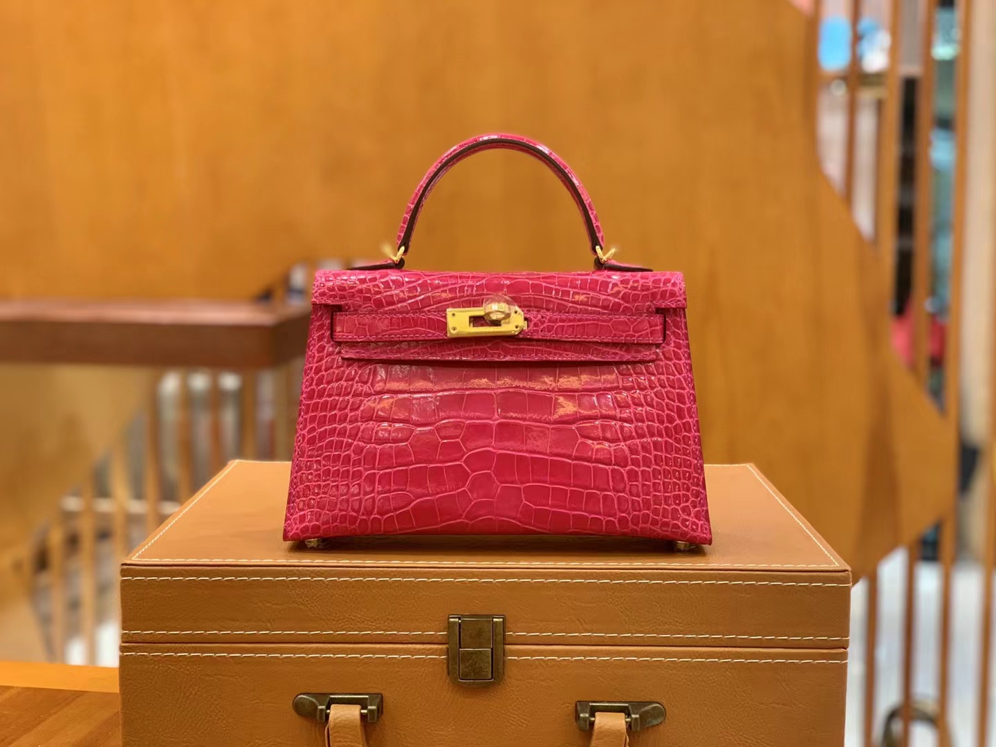 Hermès（爱马仕）Mini kelly 迷你凯莉 墨西哥粉 亮面美洲鳄 金扣 二代