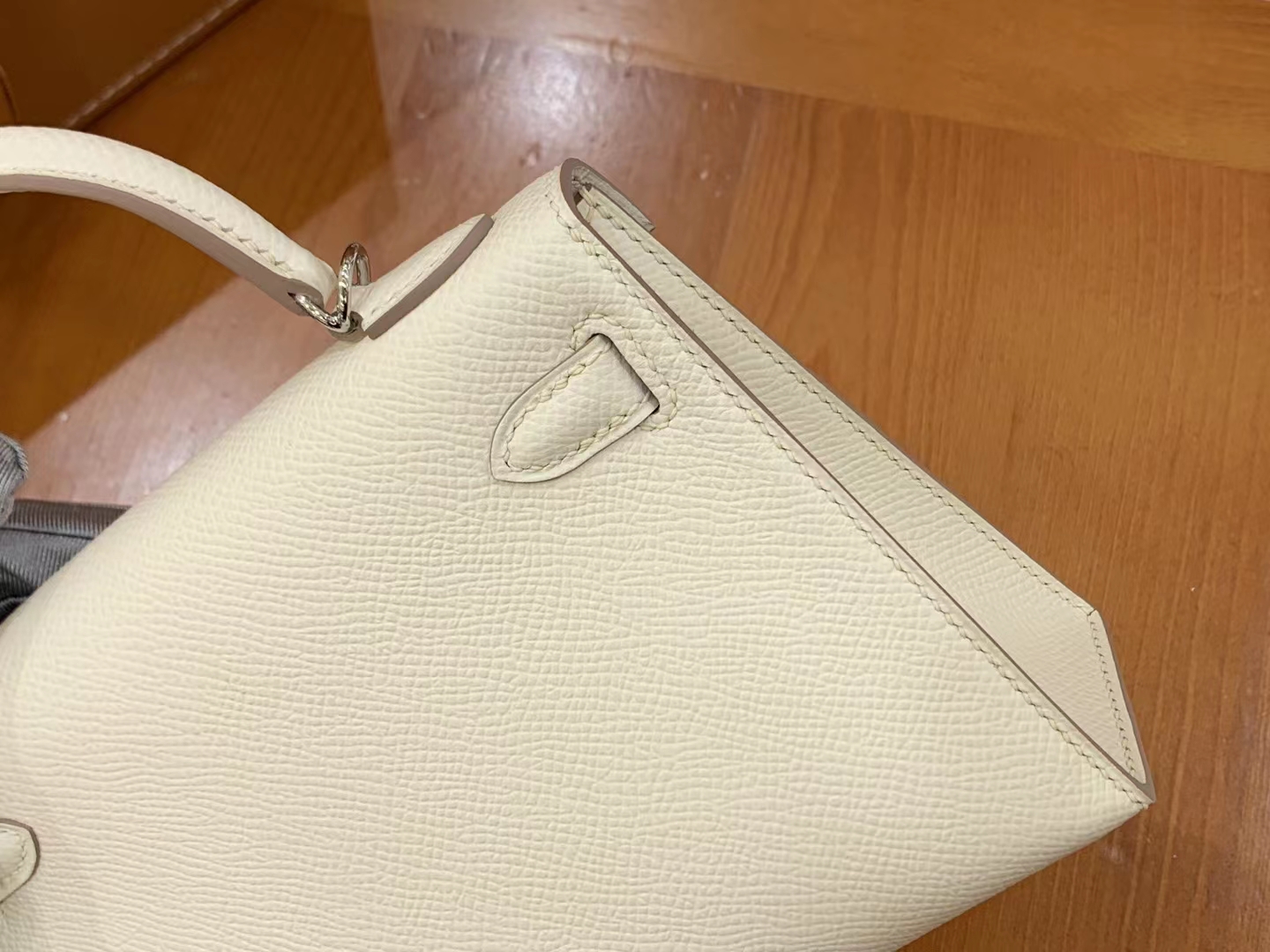 Hermès（爱马仕）Mini kelly 迷你凯莉 奶昔白 Epsom掌纹牛皮 银扣 二代 原版蜜蜡线 顶级手缝