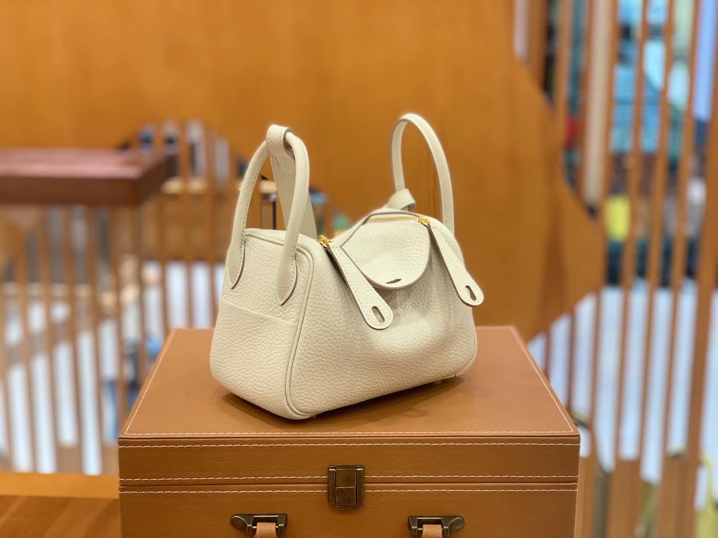 Hermès（爱马仕）Mini Lindy 迷你琳迪 奶昔白 进口TC大牛皮 金扣 原版蜜蜡线 顶级手缝