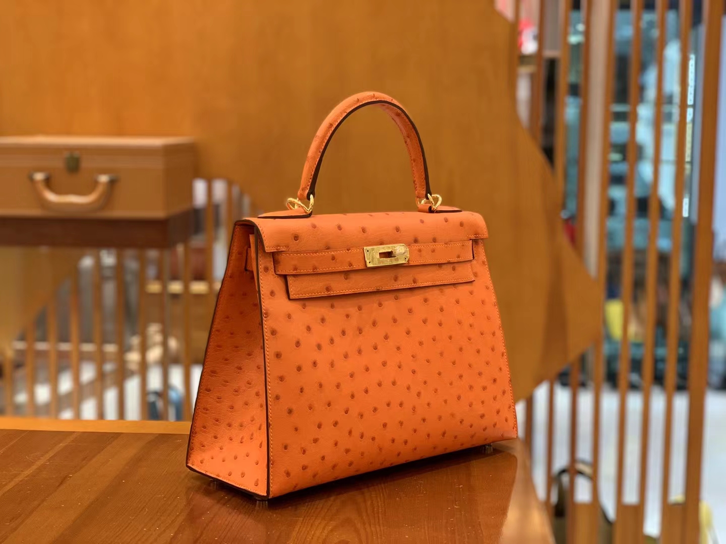 Hermès（爱马仕）Kelly 凯莉包 经典橙 南非KK级鸵鸟皮 金扣 28cm