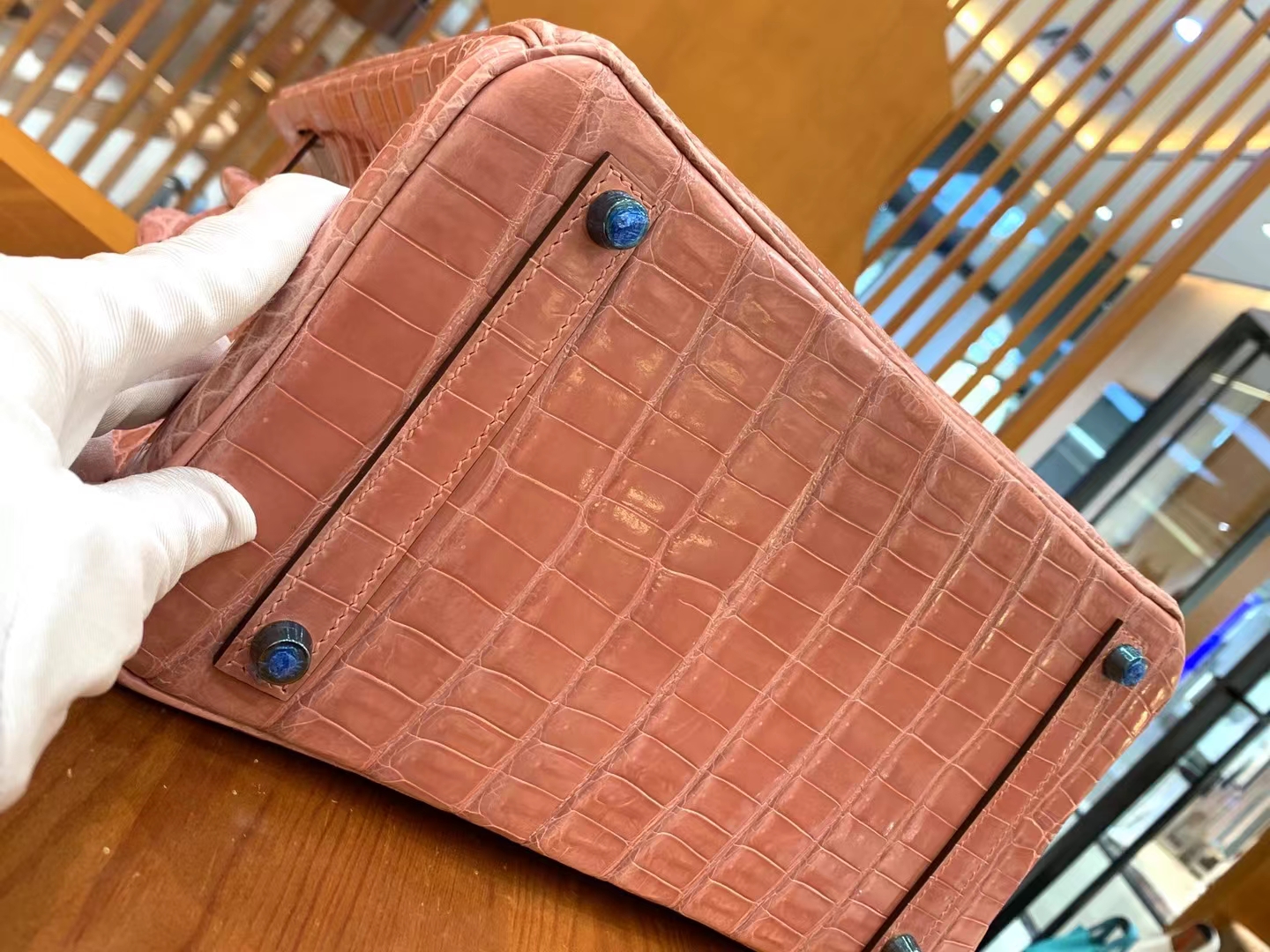 Hermès（爱马仕）Birkin 铂金包 陶瓷粉 进口一级皮  尼罗鳄 金扣 30cm 原版蜜蜡线 顶级手缝