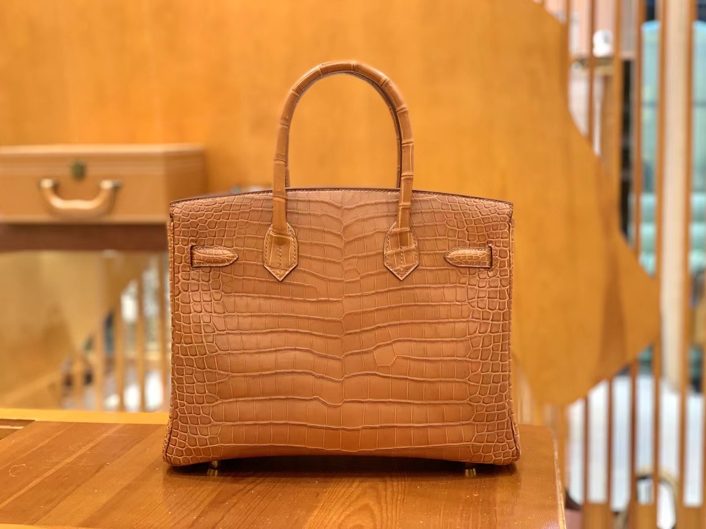 Hermès（爱马仕）Birkin 铂金包 金棕 进口一级皮 湾鳄“∧” 金扣 30cm 原版蜜蜡线 顶级手缝