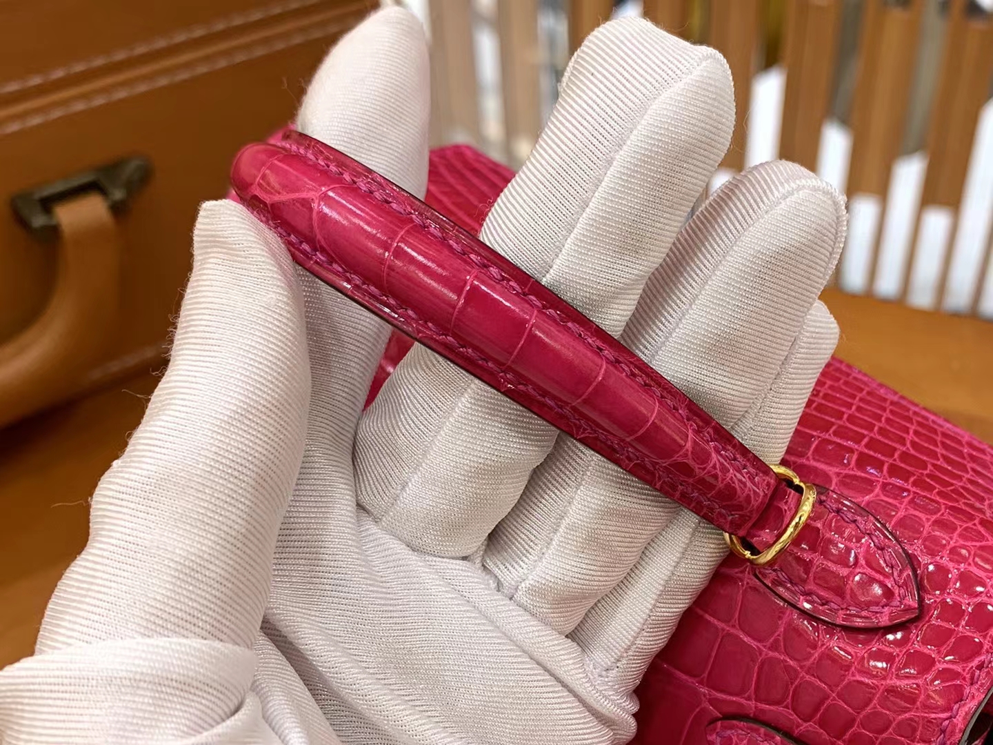 Hermès（爱马仕）Mini kelly 迷你凯莉 墨西哥粉 亮面美洲鳄 金扣 二代