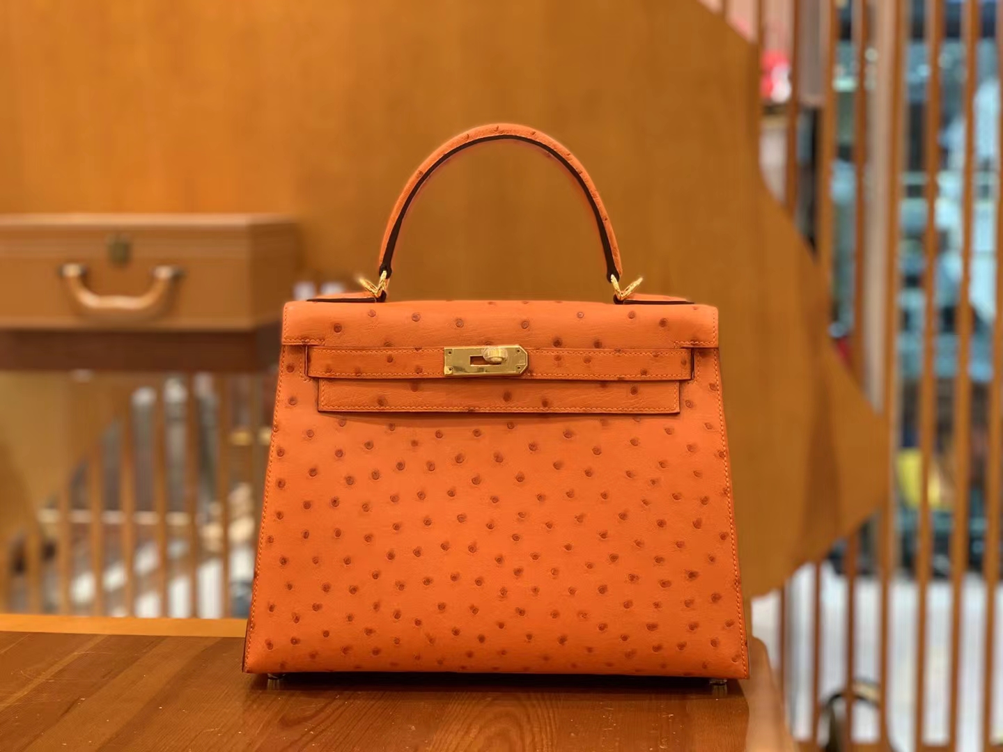 Hermès（爱马仕）Kelly 凯莉包 经典橙 南非KK级鸵鸟皮 金扣 28cm