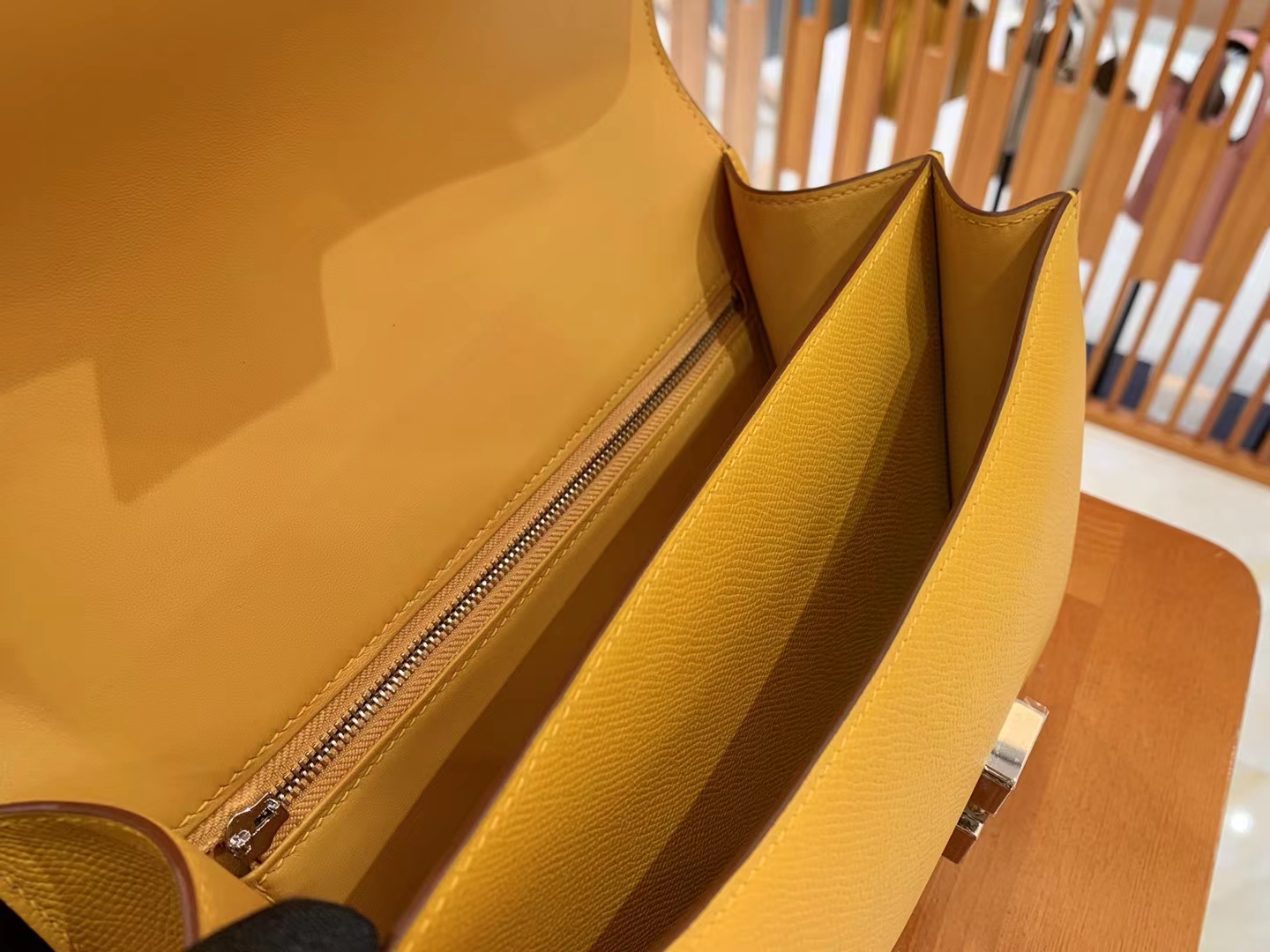 Hermès（爱马仕）Constance 康康 琥珀黄 Epsom 掌纹牛皮 银扣 24cm 原版蜜蜡线 顶级手缝