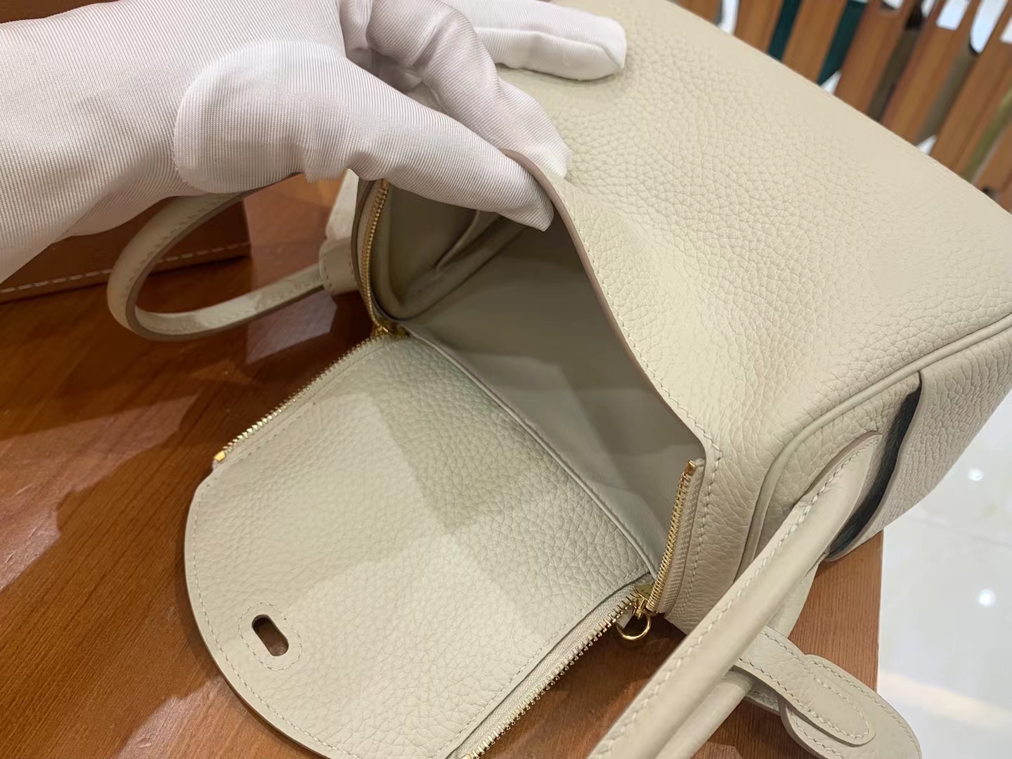 Hermès（爱马仕）Mini Lindy 迷你琳迪 奶昔白 进口TC大牛皮 金扣 原版蜜蜡线 顶级手缝