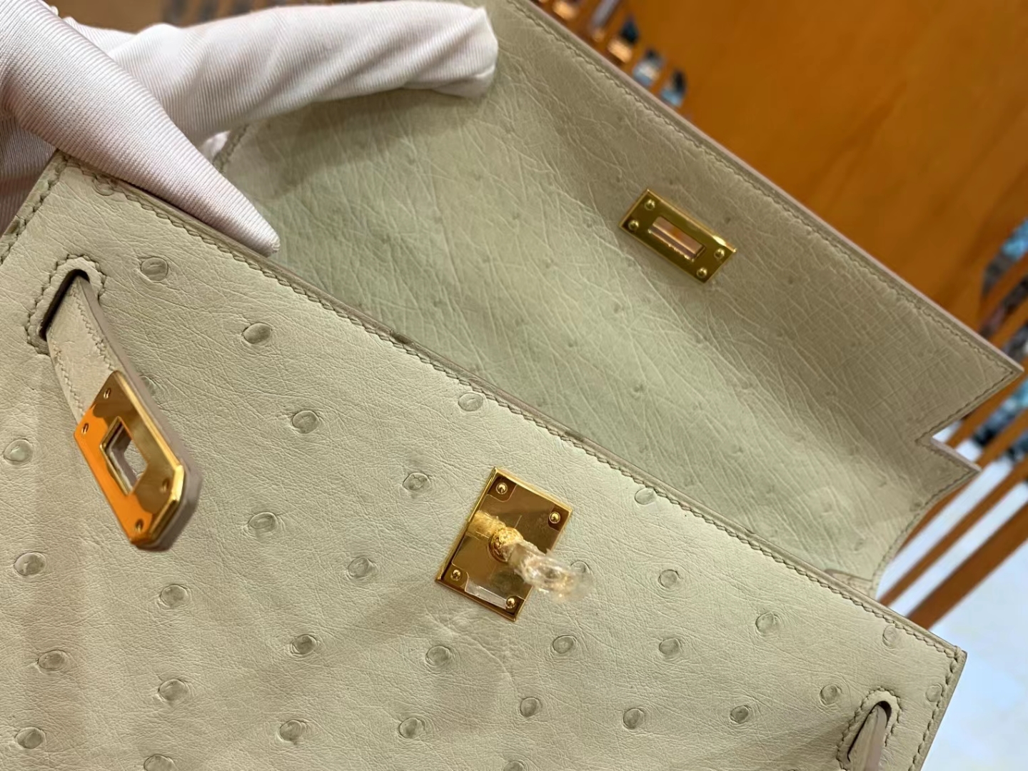 Hermès（爱马仕）Kelly 凯莉包 奶昔白 南非KK级鸵鸟皮 金扣 25cm