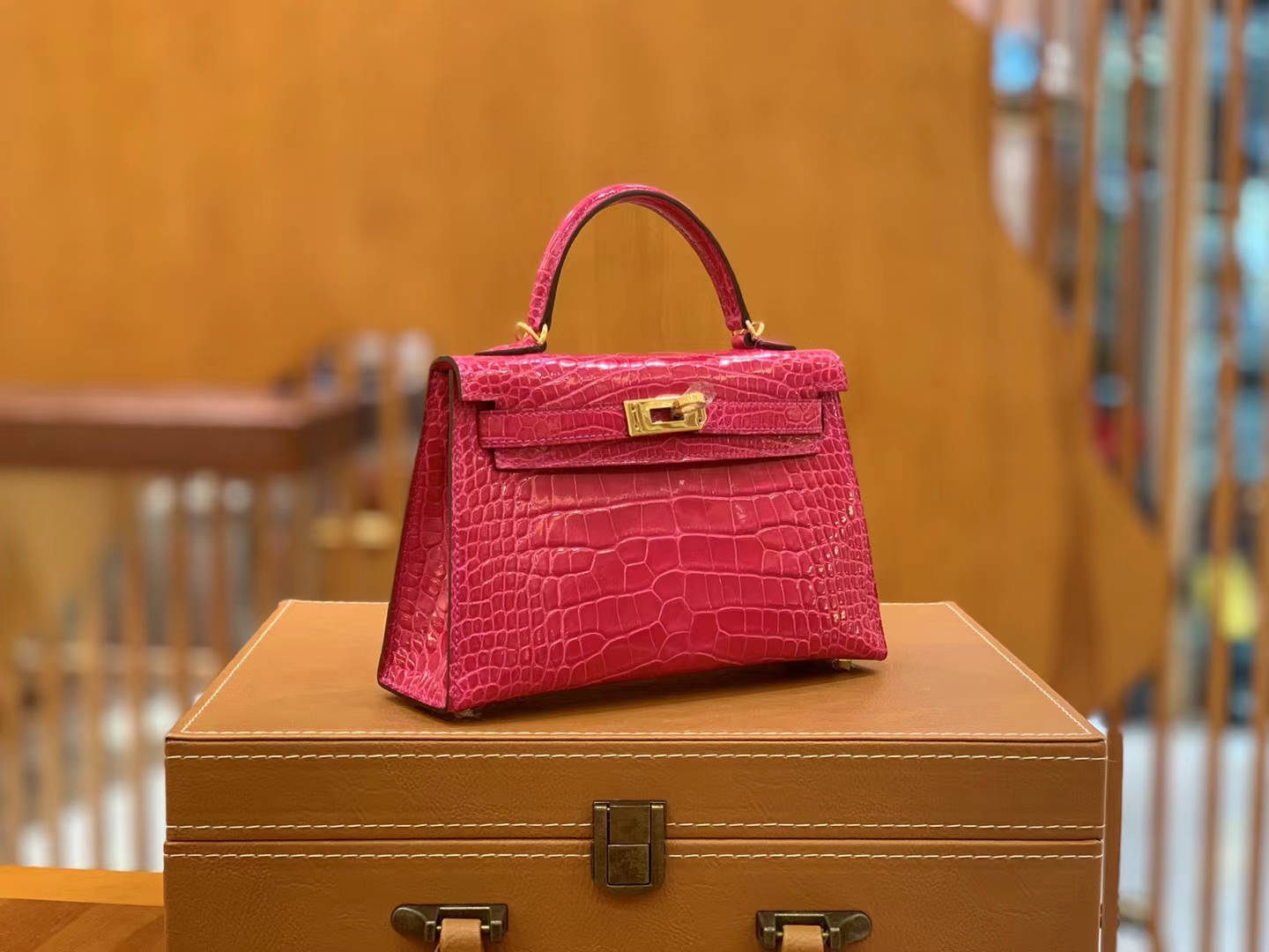 Hermès（爱马仕）Mini kelly 迷你凯莉 墨西哥粉 亮面美洲鳄 金扣 二代