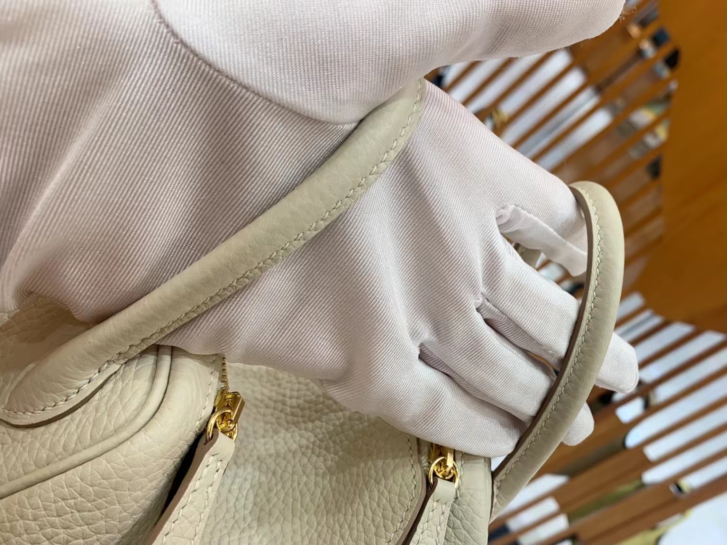 Hermès（爱马仕）Mini Lindy 迷你琳迪 奶昔白 进口TC大牛皮 金扣 原版蜜蜡线 顶级手缝