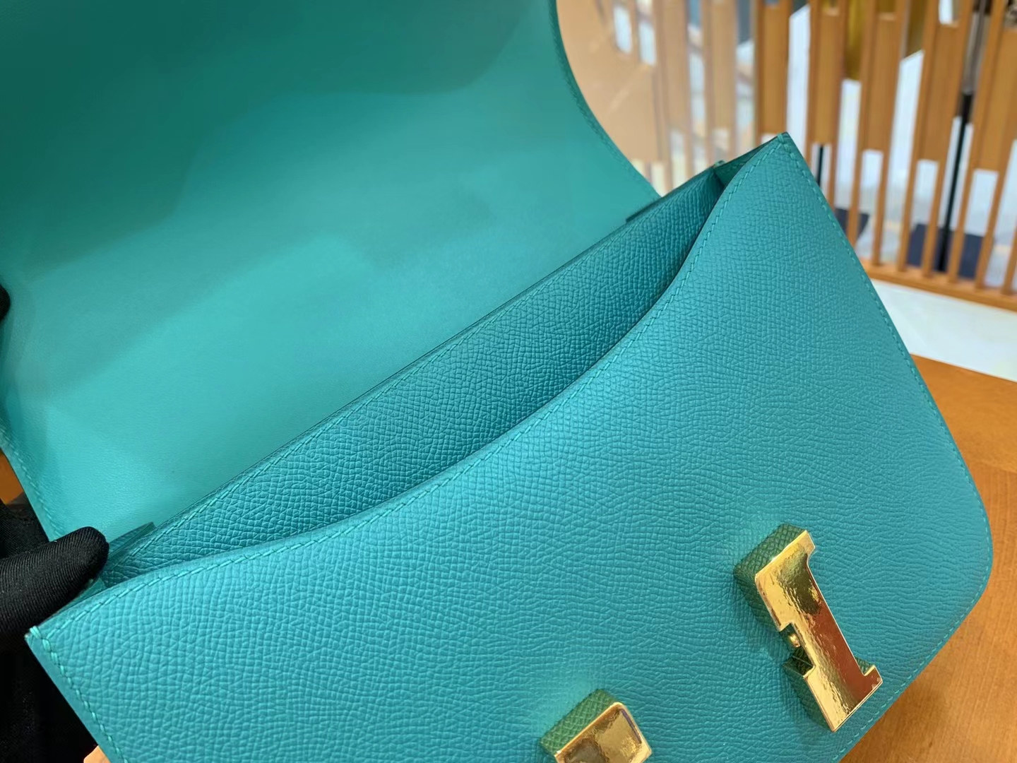 Hermès（爱马仕）Constance 康康 孔雀蓝 Epsom 掌纹牛皮 金扣 24cm 原版蜜蜡线 顶级手缝