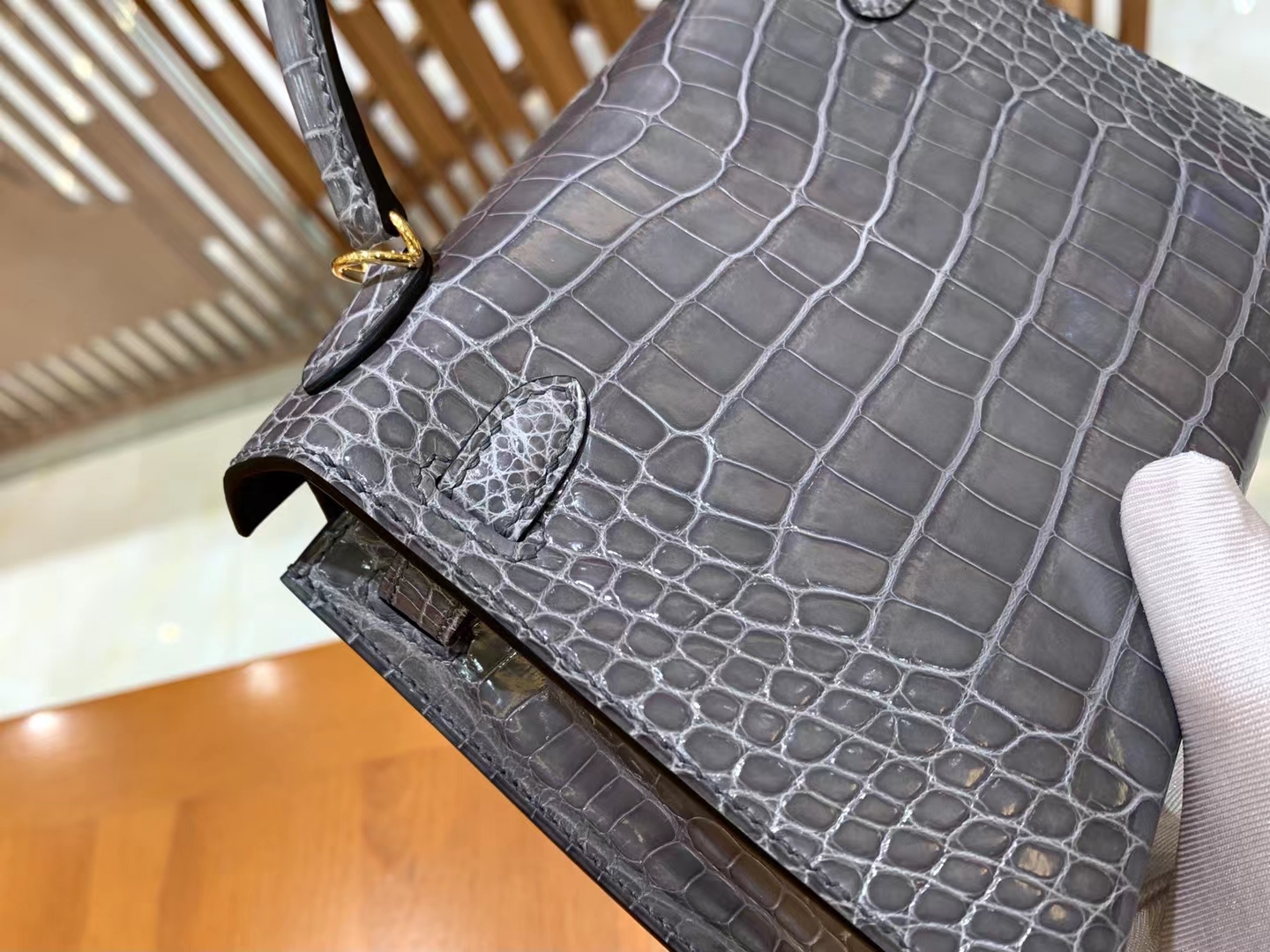 HERMES 爱马仕 Mini kelly 二代 8M Gris Paris 巴黎灰 一级进口美洲鳄 金扣 进口蜜蜡线 全手工制作