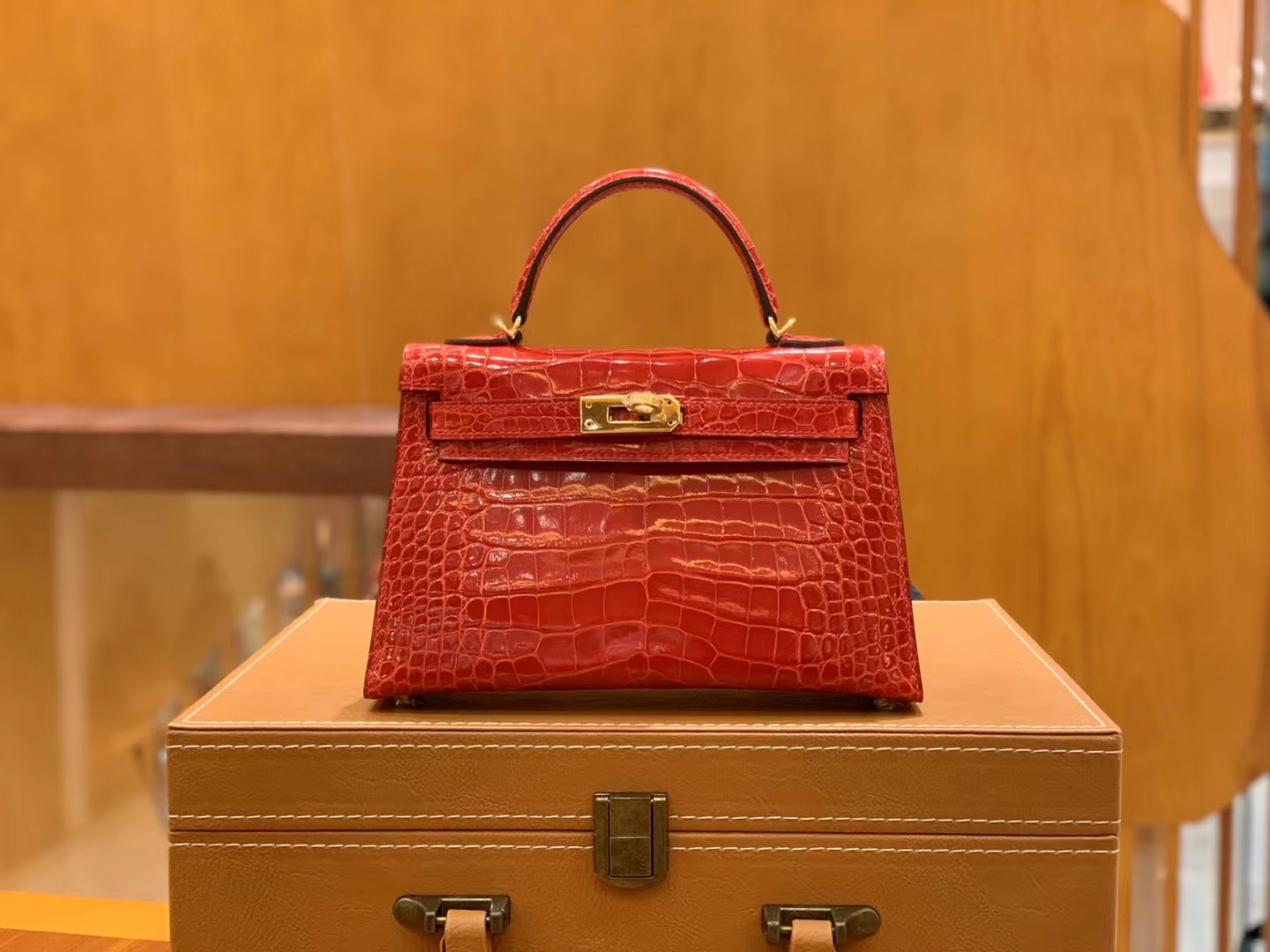爱马仕 Hermes Mini kelly 二代 95法拉利红 一级进口美洲鳄 金扣 进口蜜蜡线 全手工制作