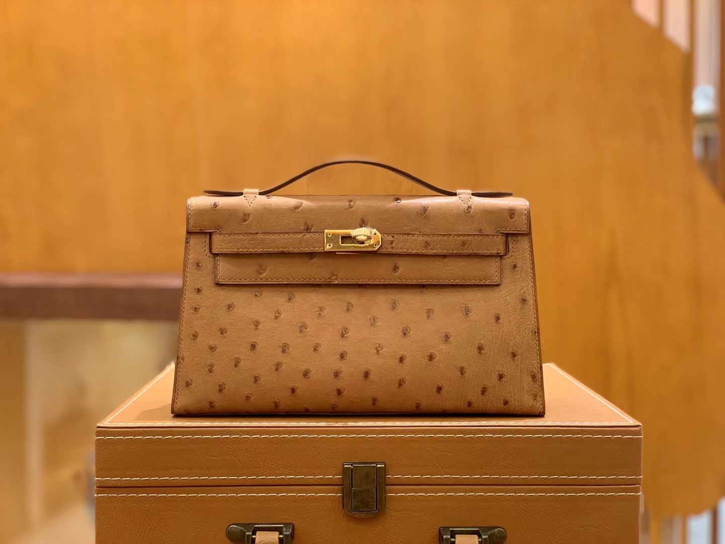 Hermes 爱马仕 【现货】 Mini Kelly 一代 CK37 金棕色 南非KK级鸵鸟皮 金扣 进口蜜蜡线 全手工制作