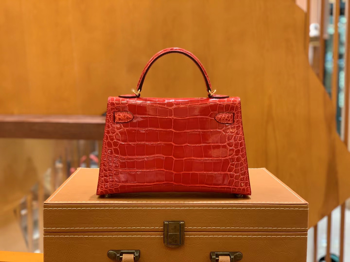 爱马仕 Hermes Mini kelly 二代 95法拉利红 一级进口美洲鳄 金扣 进口蜜蜡线 全手工制作