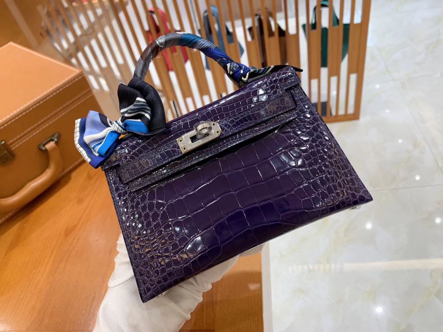 HERMES 爱马仕 Mini kelly 二代 73 Blue Saphir宝石蓝 一级进口美洲鳄 金扣 进口蜜蜡线 全手工制作