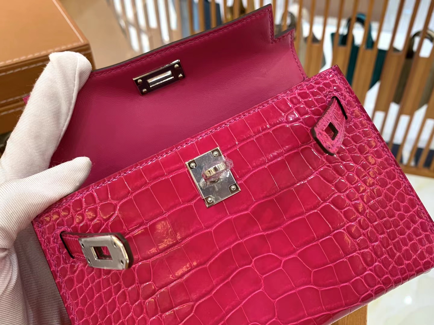 HERMES 爱马仕 Mini kelly 二代 墨西哥粉 一级进口美洲鳄 金扣 进口蜜蜡线 全手工制作
