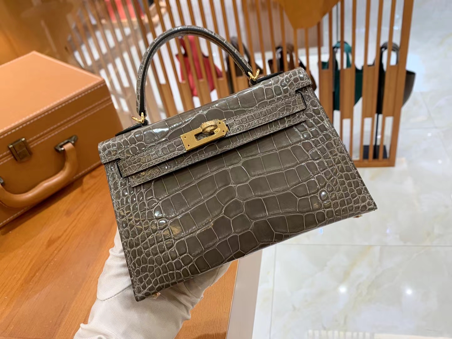 HERMES 爱马仕 Mini kelly 二代 8C Gri Elephant大象灰 一级进口美洲鳄 金扣 进口蜜蜡线 全手工制作