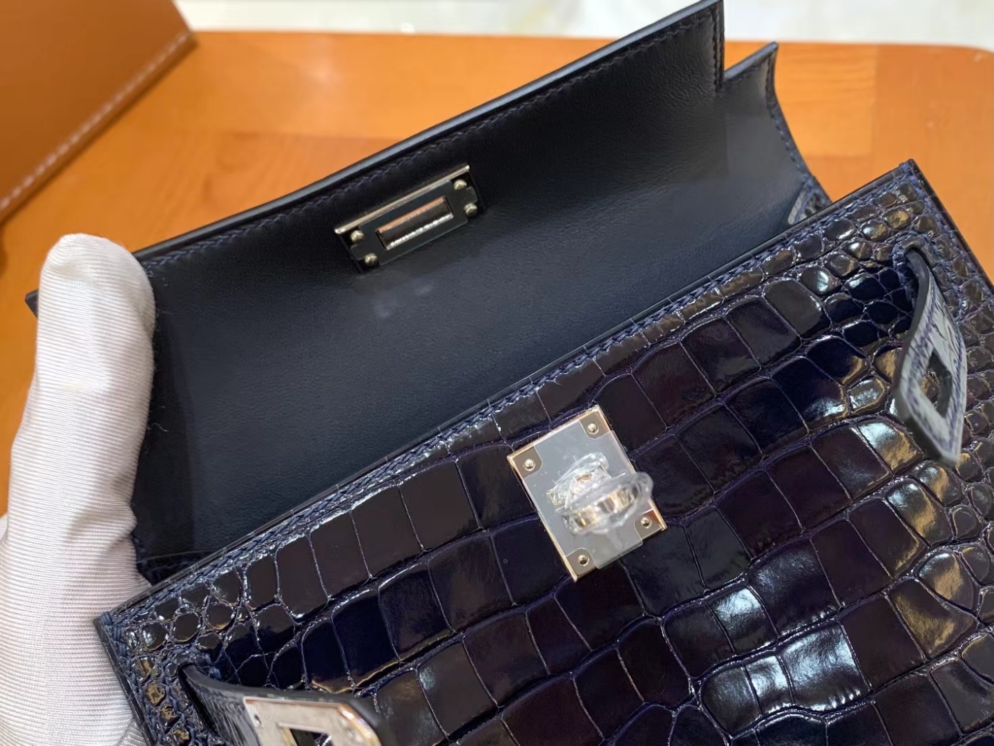 Hermes 爱马仕 Mini kelly 二代 午夜蓝 一级进口美洲鳄 银扣 进口蜜蜡线 全手工制作