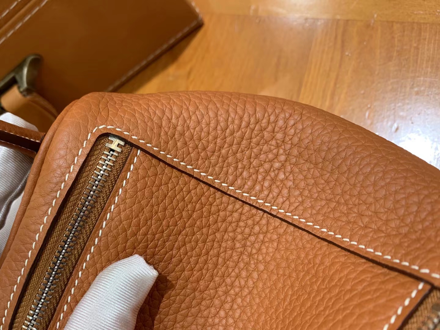 HERMES 爱马仕【现货】 Mini Lindy CK37 Togo 银扣 进口蜜蜡线 全手工制作