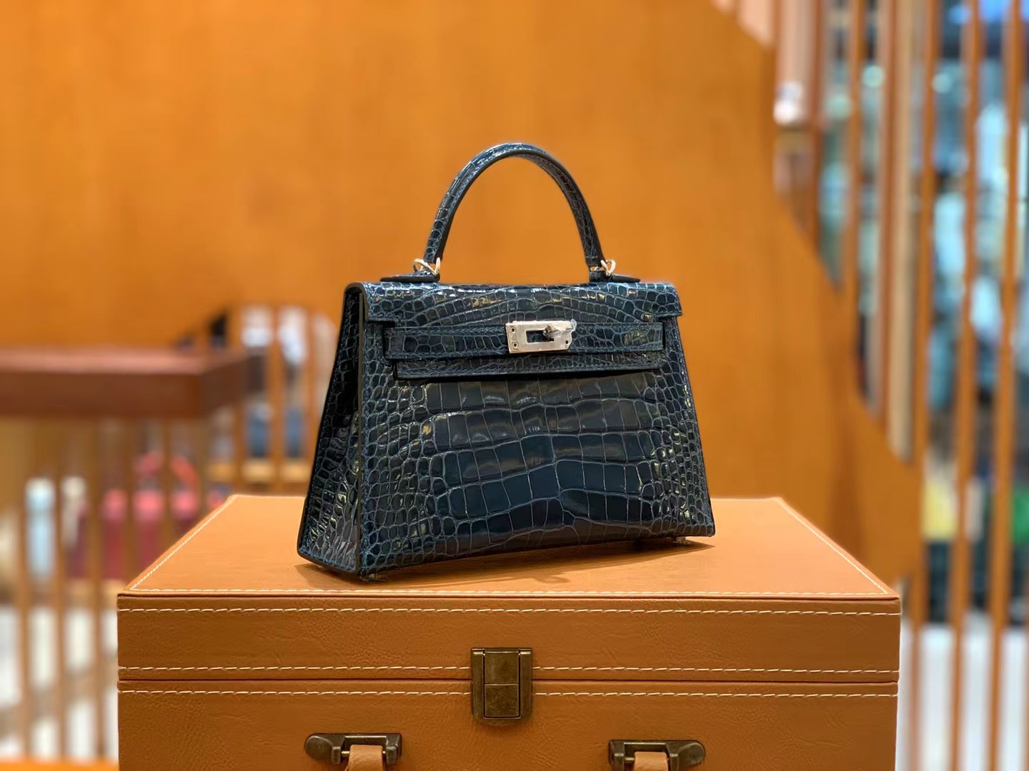 Mini kelly 二代 一级进口美洲鳄 银扣 N7 Blue Tempete风暴蓝 进口蜜蜡线 全手工制作