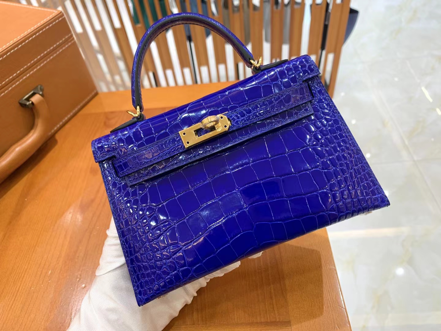爱马仕 Hermes Mini kelly 二代 7T Bleu electrique电光蓝 一级进口美洲鳄 金扣 进口蜜蜡线 全手工制作