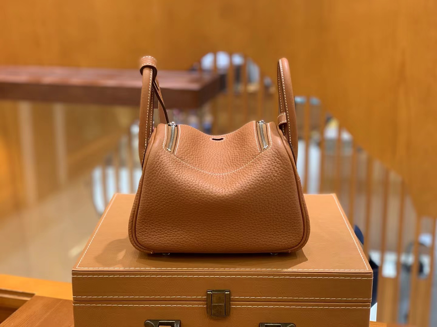 HERMES 爱马仕【现货】 Mini Lindy CK37 Togo 银扣 进口蜜蜡线 全手工制作