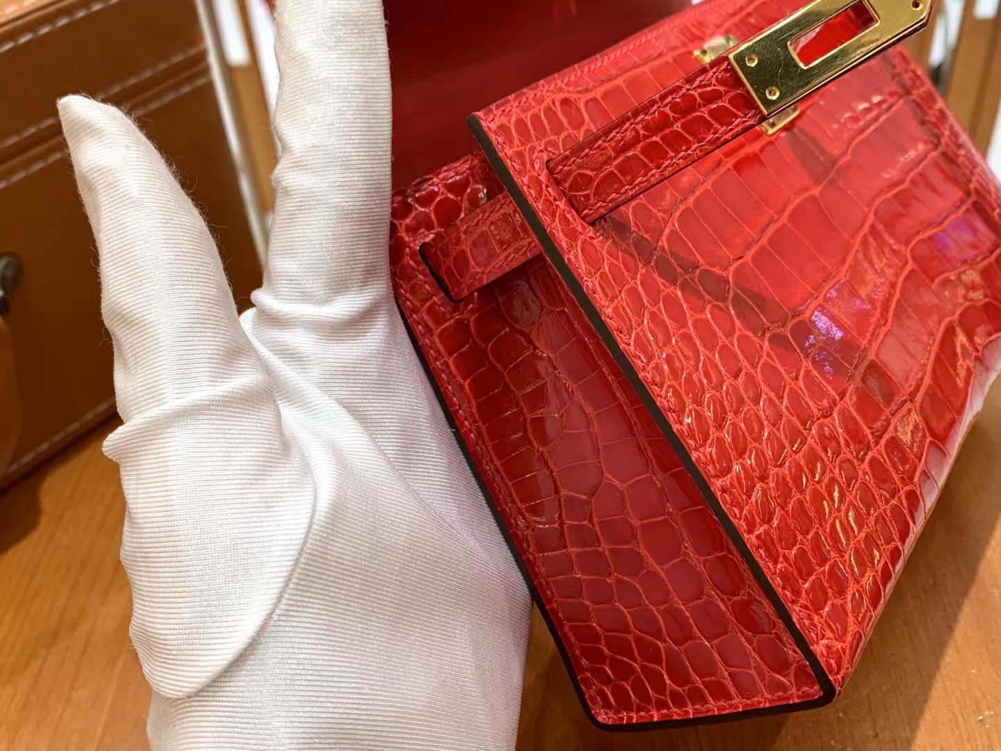 爱马仕 Hermes Mini kelly 二代 95法拉利红 一级进口美洲鳄 金扣 进口蜜蜡线 全手工制作