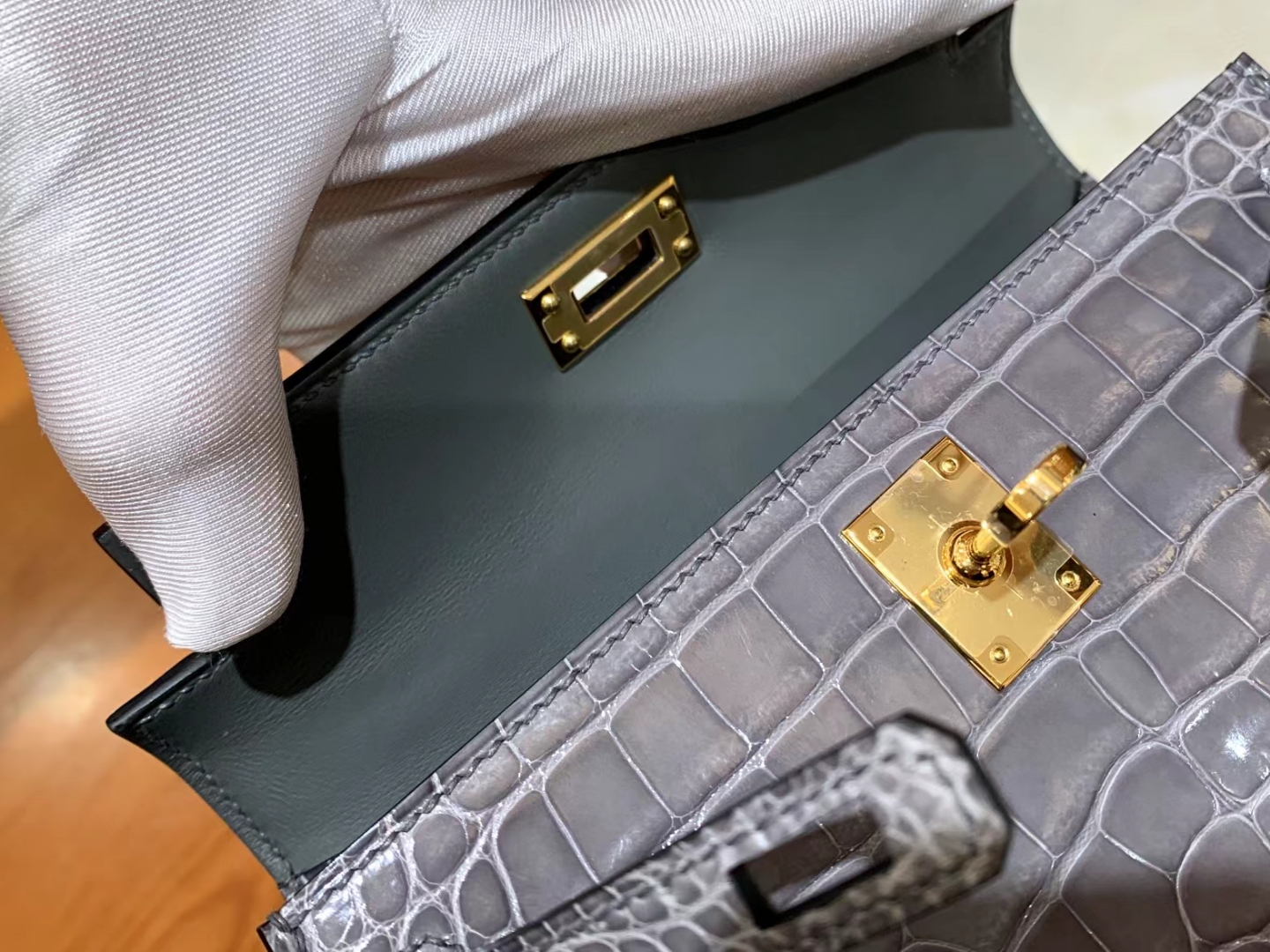 HERMES 爱马仕 Mini kelly 二代 8M Gris Paris 巴黎灰 一级进口美洲鳄 金扣 进口蜜蜡线 全手工制作