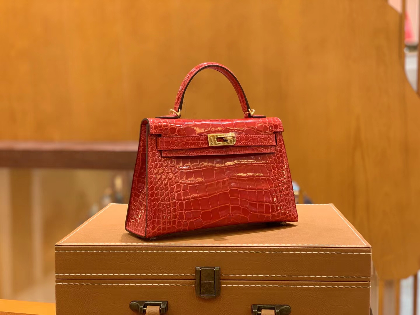 爱马仕 Hermes Mini kelly 二代 95法拉利红 一级进口美洲鳄 金扣 进口蜜蜡线 全手工制作