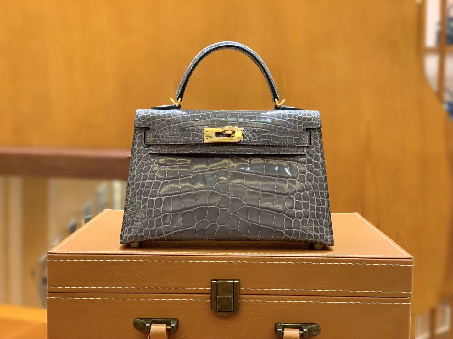 HERMES 爱马仕 Mini kelly 二代 8M Gris Paris 巴黎灰 一级进口美洲鳄 金扣 进口蜜蜡线 全手工制作