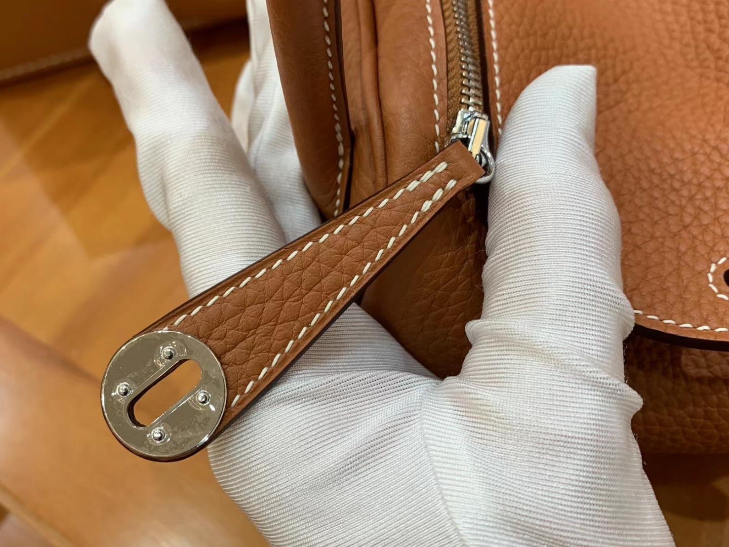 HERMES 爱马仕【现货】 Mini Lindy CK37 Togo 银扣 进口蜜蜡线 全手工制作